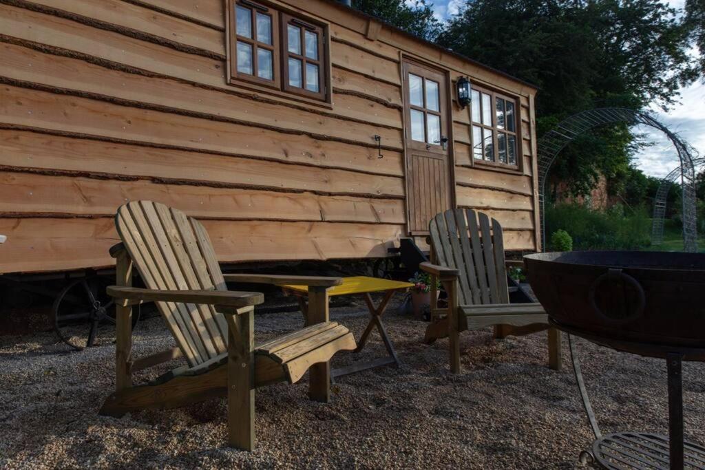 Luxury, Rural Shepherds Hut With Hot Tub Nr Bath بريستول المظهر الخارجي الصورة
