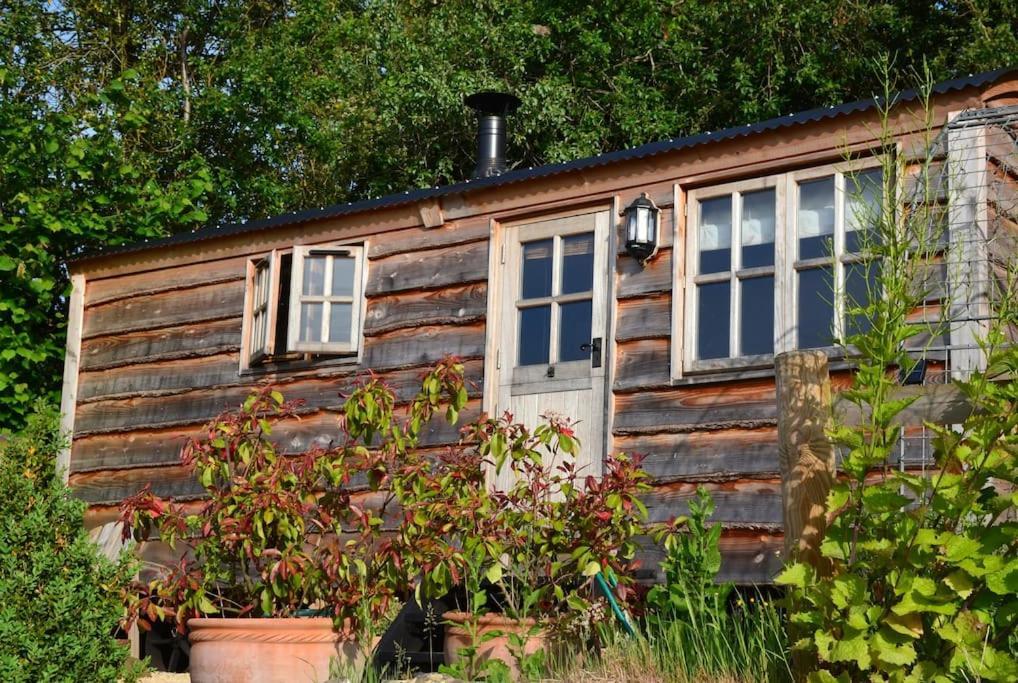 Luxury, Rural Shepherds Hut With Hot Tub Nr Bath بريستول المظهر الخارجي الصورة